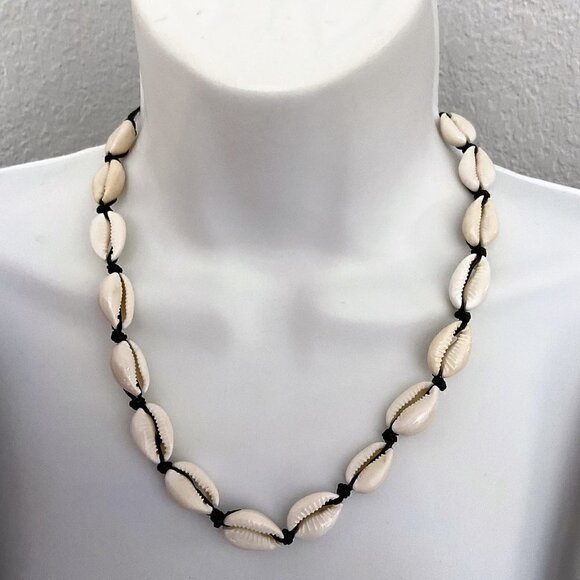 Jewelry - NEW NATURAL CONCH SHELLS CHOCKER NECKLACE